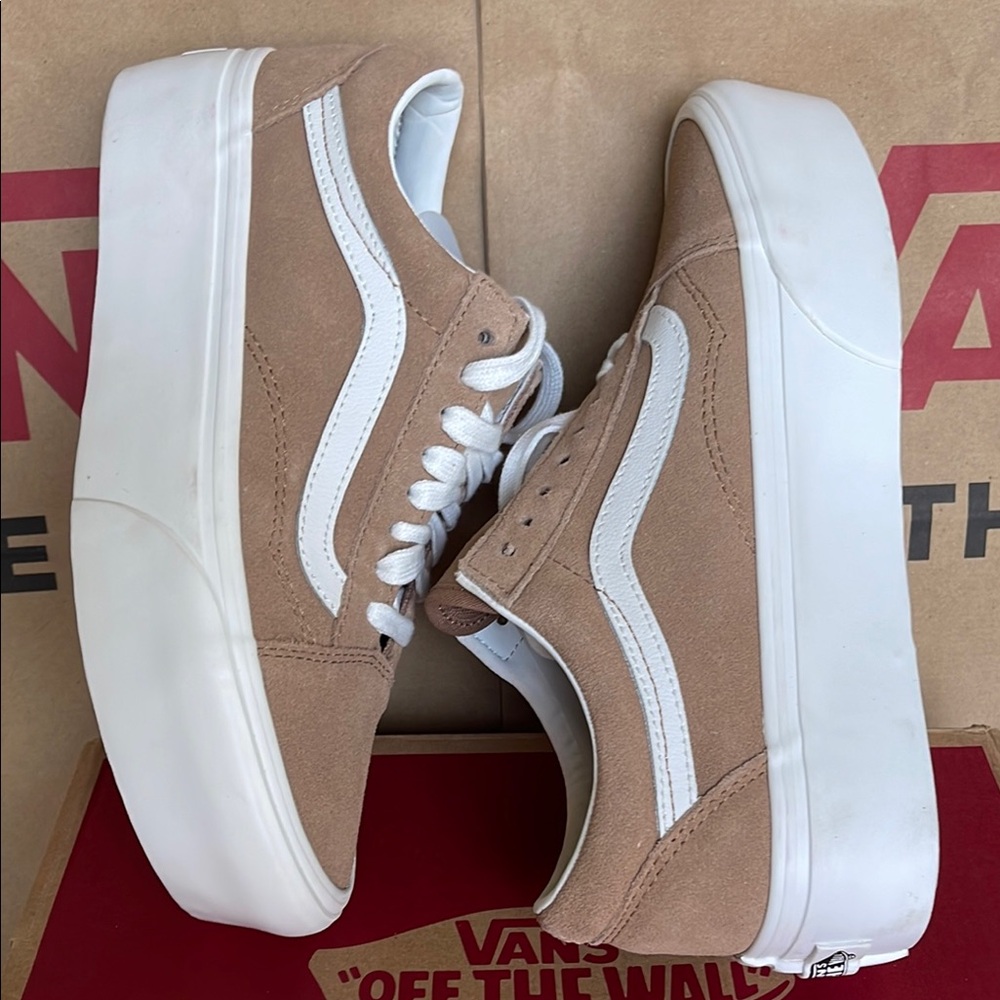 Vans Platform Old Skool Sneakers Tan and White - Picture 11 of 16